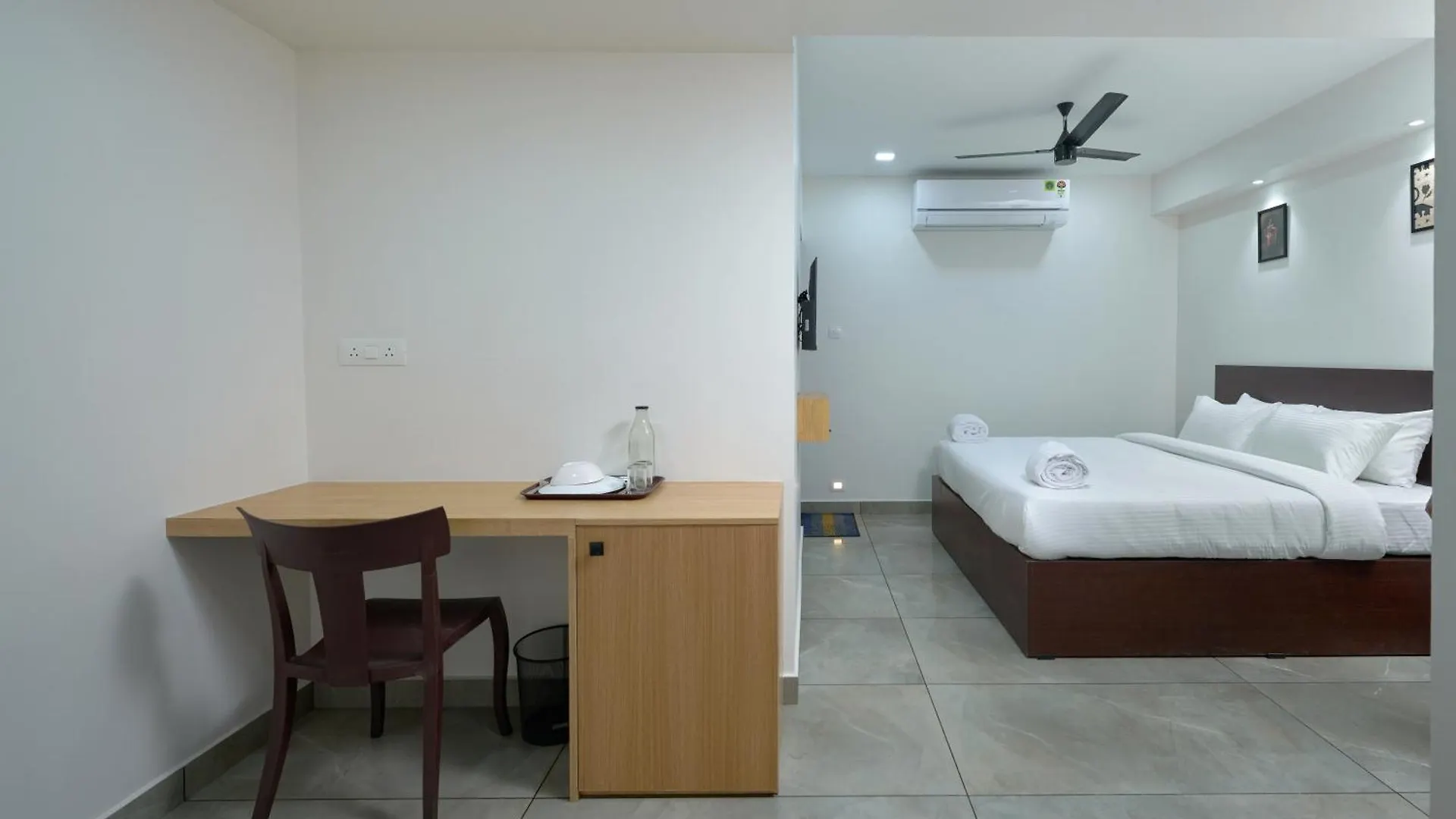 ** Hotel Reach Inn Kochi India