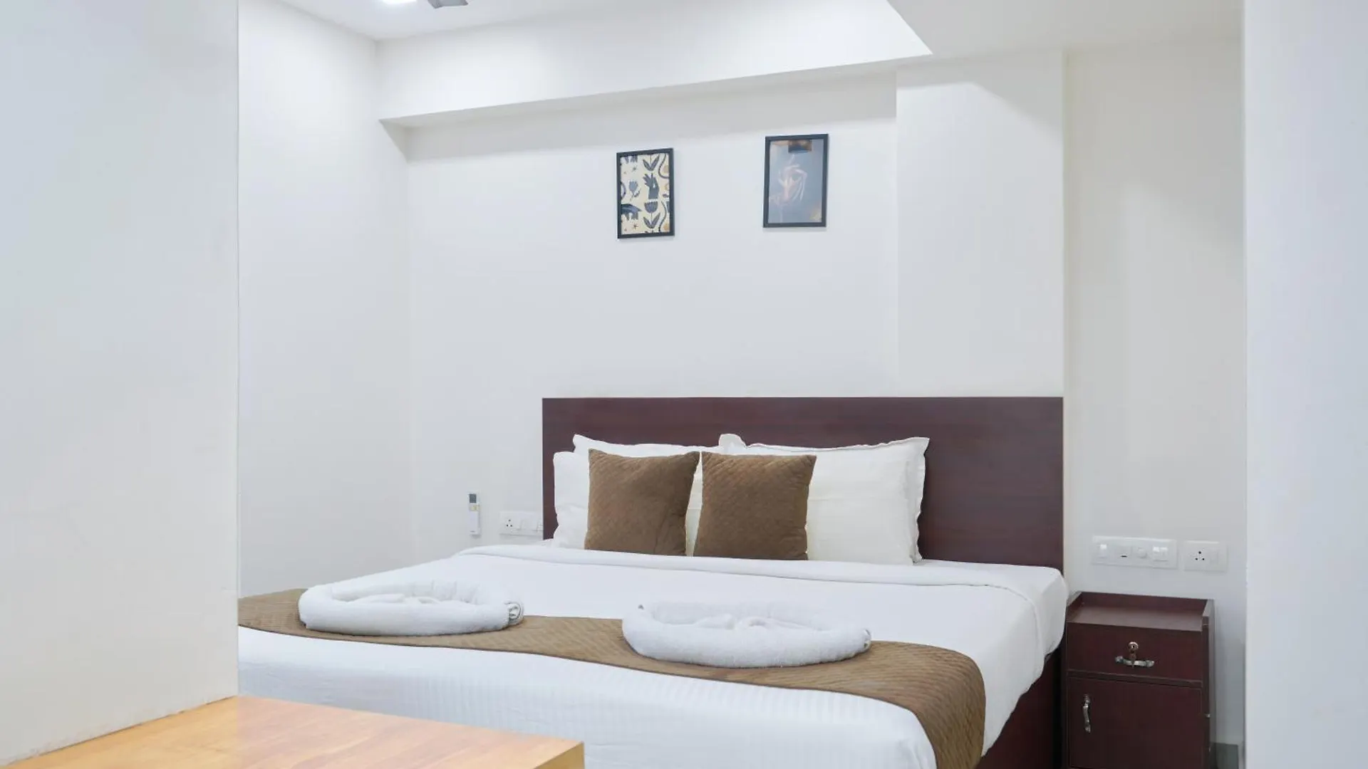 Reach Inn Kochi Hotel