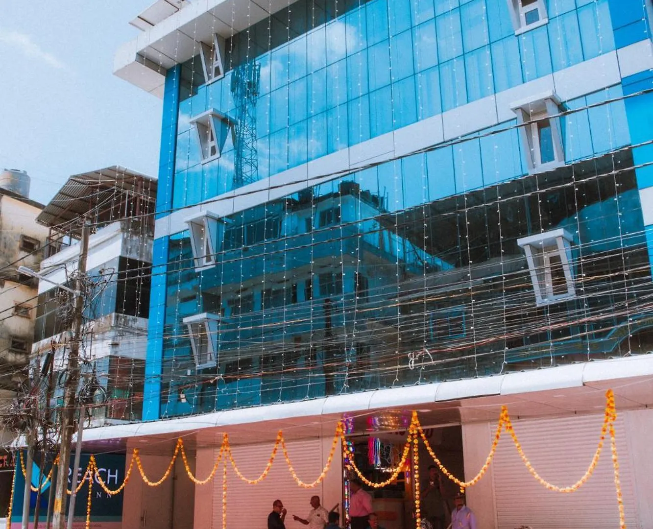Reach Inn Kochi Hotel