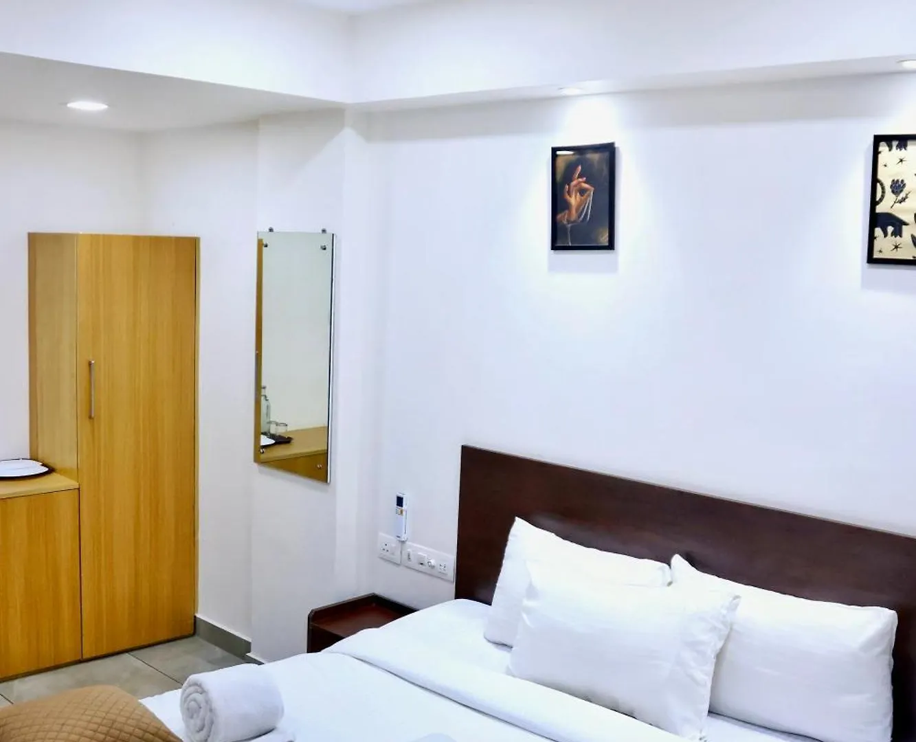 Reach Inn Kochi Hotel