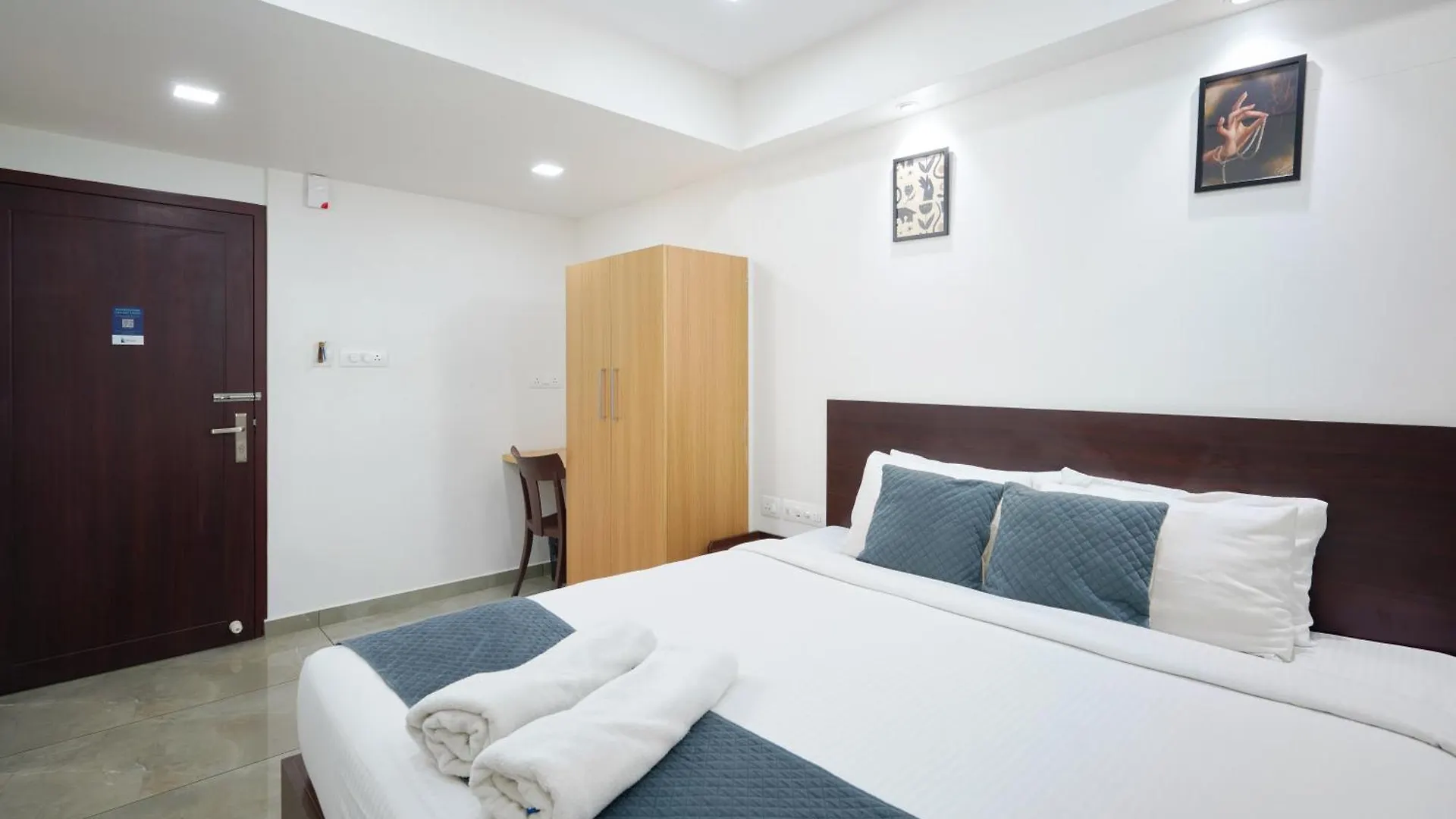 ** Hotel Reach Inn Kochi India