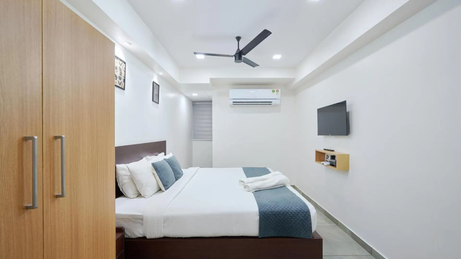 ** Hotel Reach Inn Kochi India